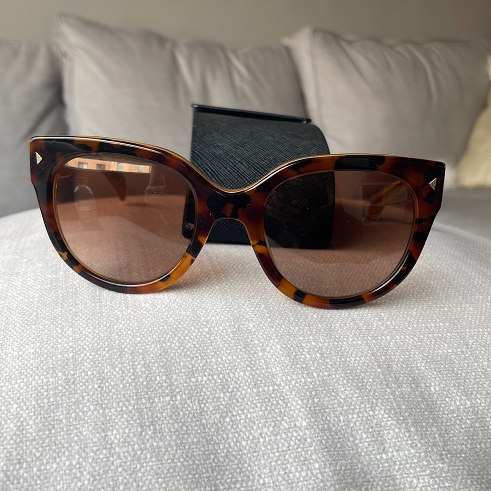 Prada sunglasses BP30039066